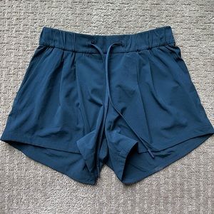 Lululemon Stroll at Sundown Short